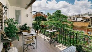 A balcony or terrace at Addimora Boutique Suites