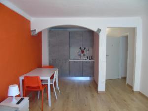 A kitchen or kitchenette at Affittacamere SveMilla