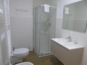 A bathroom at Affittacamere SveMilla