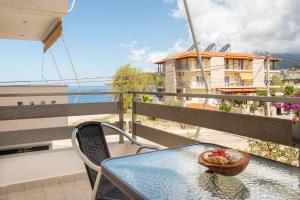 En balkong eller terrasse på Sea Apartments Himare
