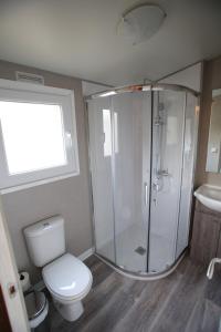 Koupelna v ubytování Bungalows y Mobil Homes Camping Regio
