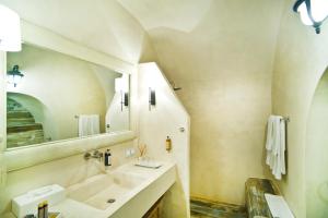 Kúpeľňa v ubytovaní ANTELMI LUXURY VILLA