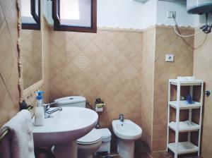 Kúpeľňa v ubytovaní Casas Blancas -Suites 2y3- R E L A X