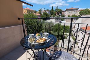 Afbeelding uit fotogalerij van Penthouse Leonarda with private parking in Pula