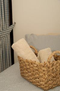 a basket sitting on top of a table at B&B del Giglio in Cefalù