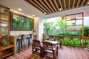 Monte Maesot hotel外面的花园