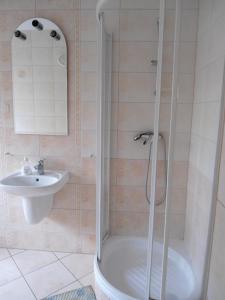 Łazienka w obiekcie Hotel Pod Platanami