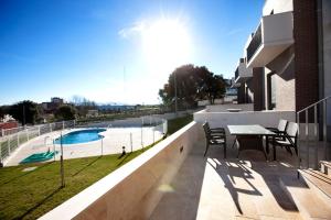 Bazén v ubytování Costa Quebrada Apartamentos nebo v jeho okolí