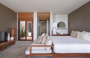 Ein Bett oder Betten in einem Zimmer der Unterkunft Chula Beach Resort