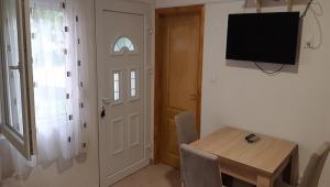 TV a/nebo společenská místnost v ubytování Apartment Sali