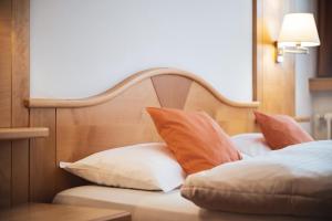 Ένα ή περισσότερα κρεβάτια σε δωμάτιο στο BergHotel Majarei