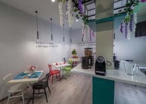 A kitchen or kitchenette at HOLYGOLD Suite ****