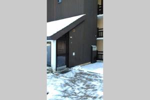 Petit studio mansardé 18 m2 avec piscine gratuite að vetri til