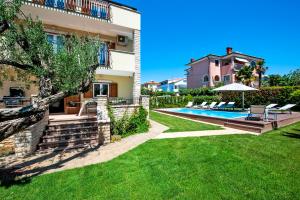 Bazén v ubytování Villa Francesco nebo v jeho okolí