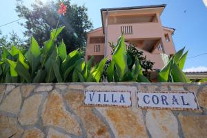 Fotografie z fotogalerie ubytování Apartments Coral, Klimno, island Krk v destinaci Klimno