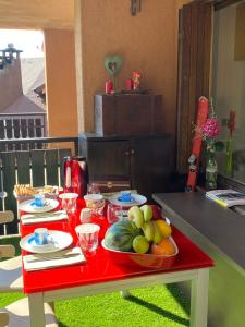Makanan di atau berdekatan apartmen