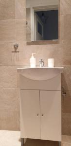 Un baño de Volos Port View Apartment 14 fotos más