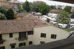The surrounding neighborhood or a neighborhood close to a vendégházakat