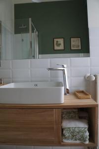 A bathroom at La Rotonda 2 Camere con terrazza in centro