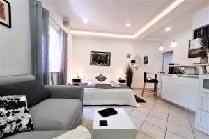 Телевизор и/или развлекательный центр в LUXOR Hvar - Main Square Apartments