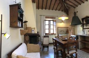 Telewizja i/lub zestaw kina domowego w obiekcie Agriturismo Poggio Salvi