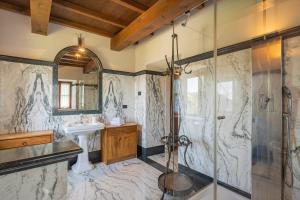 A bathroom at Convento La Perla