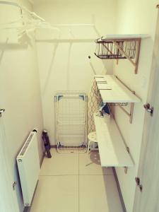 Kuchnia lub aneks kuchenny w obiekcie Cztery Kąty Apartament Wągrowiec