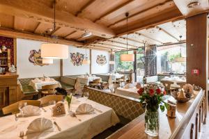 Restaurace v ubytování Postgasthof Fischerwirt