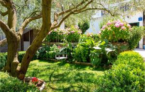 Vonkajšia záhrada v ubytovaní Holiday Home Ston 1