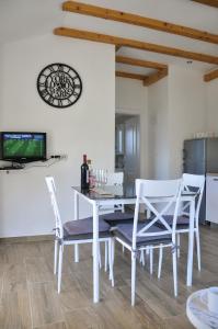 Dining area sa apartment