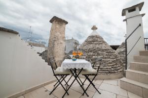 A balcony or terrace at Charming Trulli