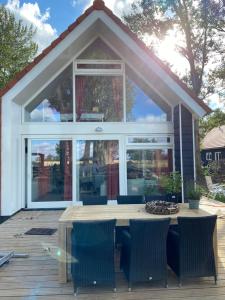 Budova, kde se prázdninový dům nachází + 5 fotografií