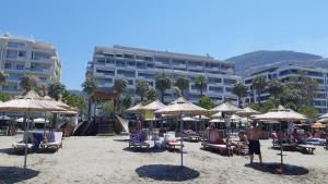 G Balcony Apartment - Imazhi 6