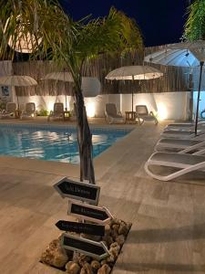 The swimming pool at or close to Casa Holandaluzas Marbella near Beach, with salt water Pool and private parking