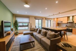 Μια τηλεόραση ή/και κέντρο ψυχαγωγίας στο PRIME PARQUE RESIDENCE
