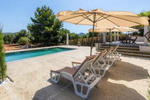 Der Swimmingpool an oder in der Nähe von Finca Can Blai