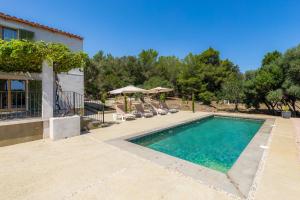 Der Swimmingpool an oder in der Nähe von Finca Can Blai