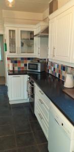 A kitchen or kitchenette at Crow Corner 