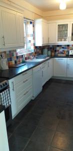 A kitchen or kitchenette at Crow Corner 