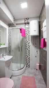 Koupelna v ubytování Apartman Petreš + 30 fotografií