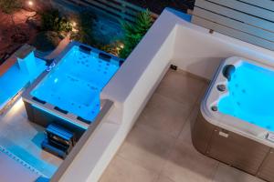 Бассейн в Aelion Villa или поблизости