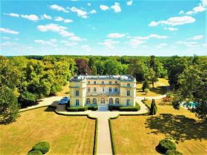 Château du Boulay Morin外面的花园