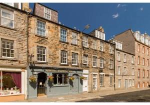 Foto de la galería de ALTIDO Gorgeous 2-bed flat near Edinburgh Castle en Edimburgo