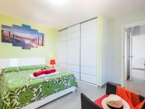 Katil atau katil-katil dalam bilik di 2M Parque la Reina Elegant View +36 gambar