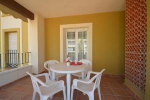 Gallery image of Apartamentos Solmares in Isla Canela