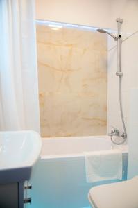 Ένα μπάνιο στο Apartament Mirek