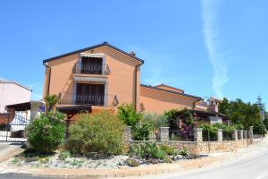 Gallery image of Viola Istra Guest House in Štinjan