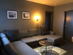 Uma área de estar em Hellnar Ocean View Villa