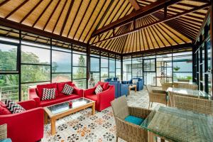 Dedanau Hotel的休息区