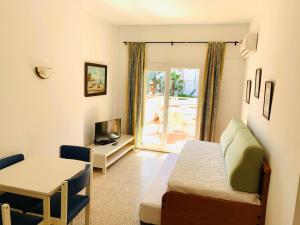 Gallery image of Eva Aparthotel in Lloret de Mar